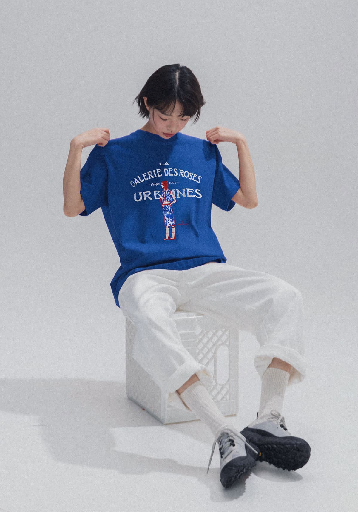 French Muse Artwork Tee (Blue) — vue 13