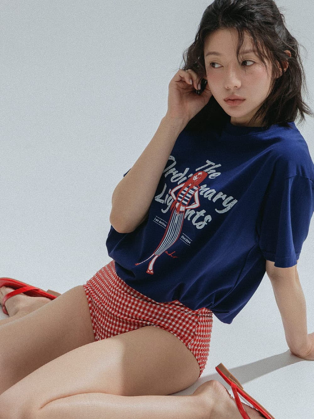 Ordinary Girl Tee (Navy) — vue 3