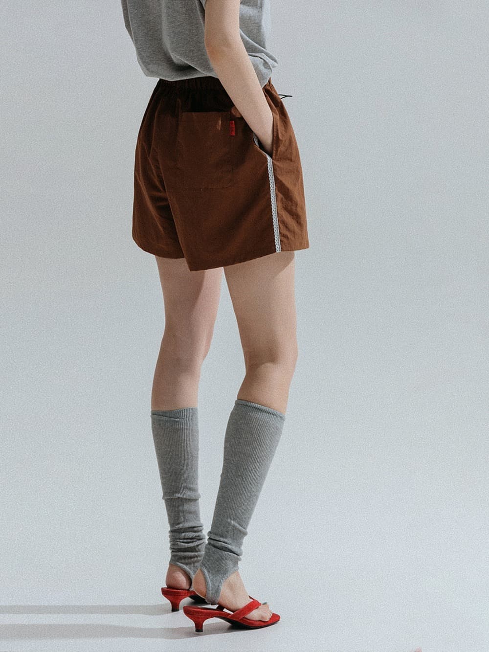 Side Lace Nylon Shorts (Brown) — vue 1