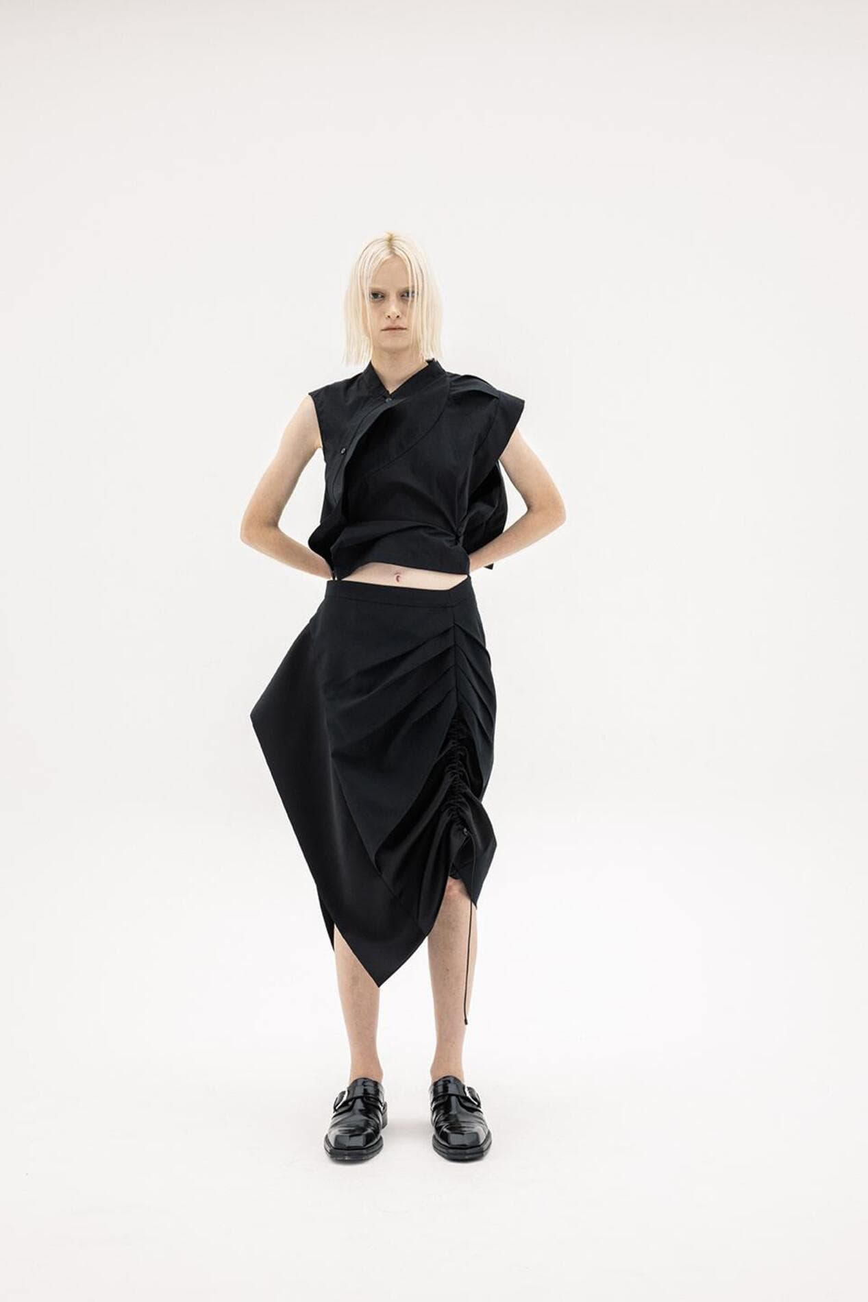 Decon Multi Layer Skirt (Black) — vue 3