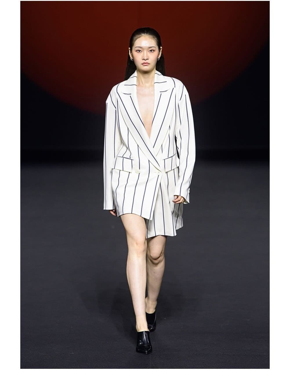 Cream Stripe Unbalanced Jacket — vue 3