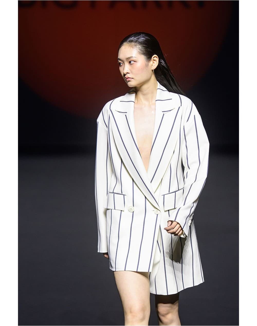 Cream Stripe Unbalanced Jacket — vue 4