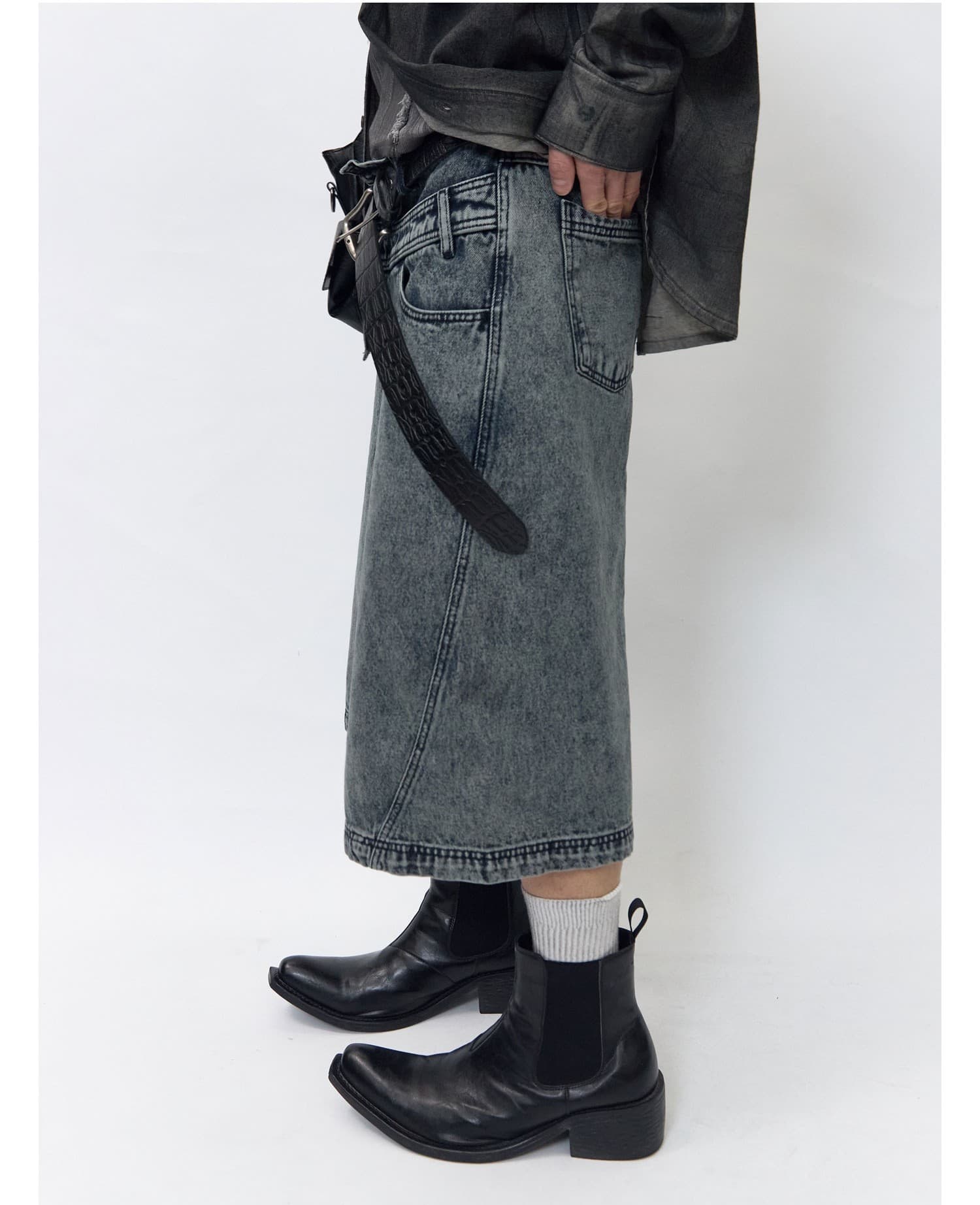 Curved Detail Bermuda Denim Pants — vue 5