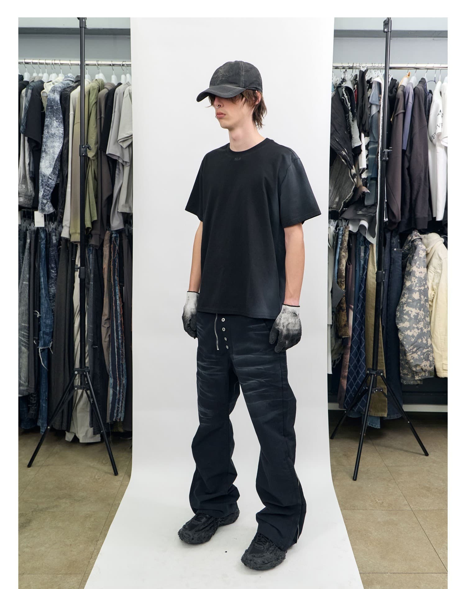 Spray Washed Semi-Flare Pants Black — vue 3