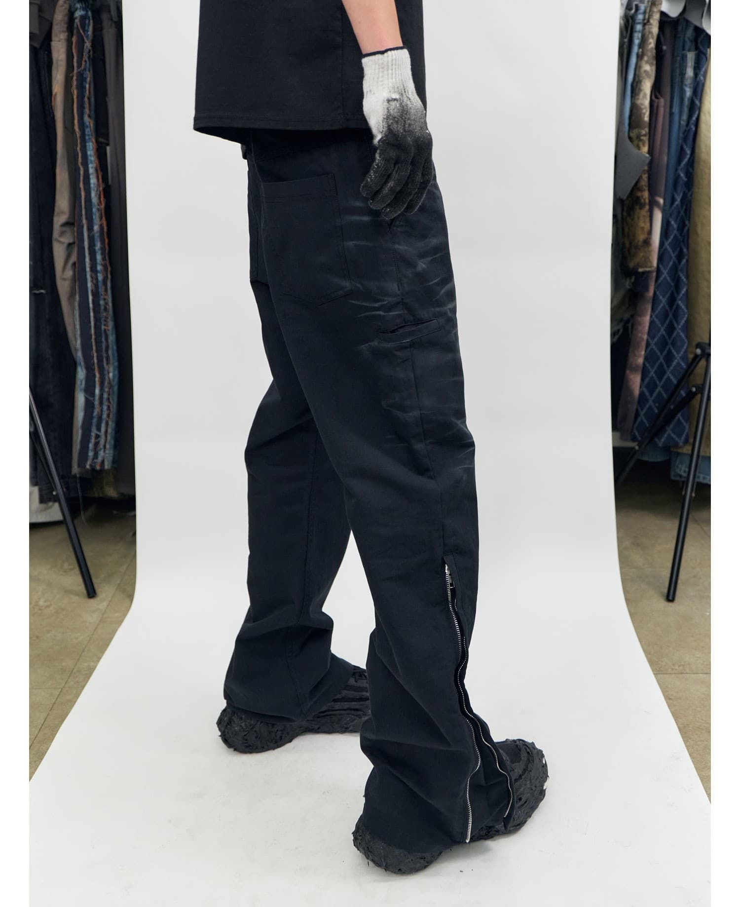 Spray Washed Semi-Flare Pants Black — vue 8