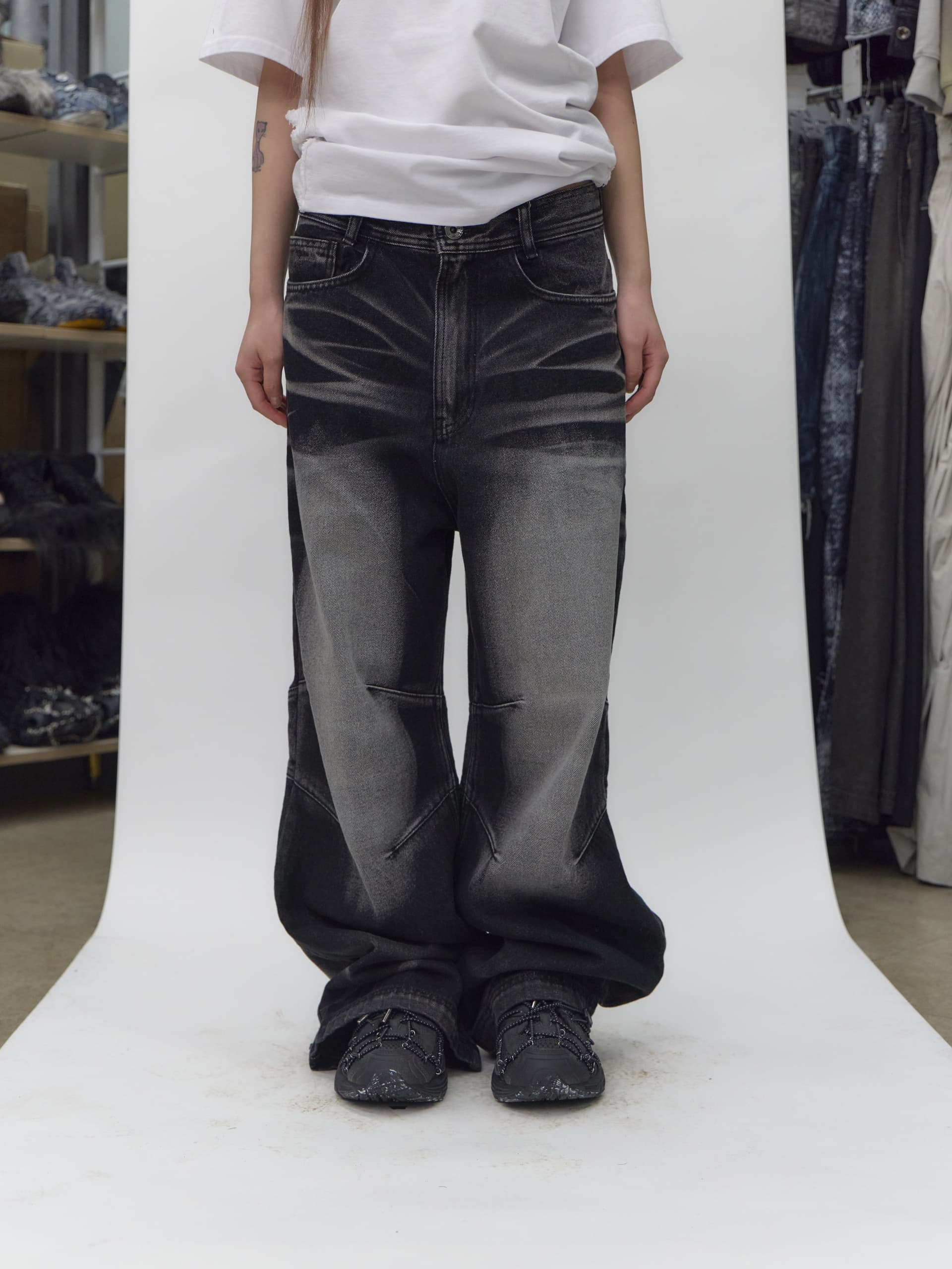 Embossed Wave Washing Wide Denim Pants Black — vue 6