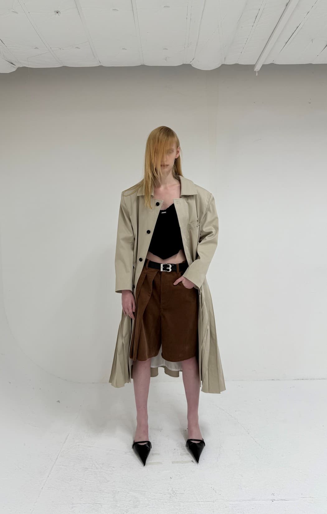 Two-Tuck Corduroy Shorts — vue 3