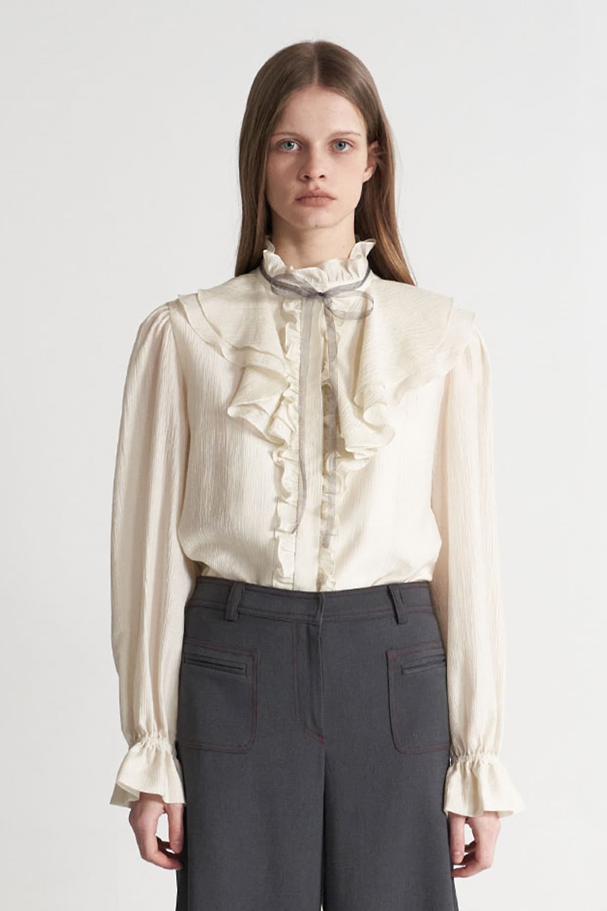 [CAHISIENNE 26SS] Gray Organza Ribbon Jabot Frill Blouse