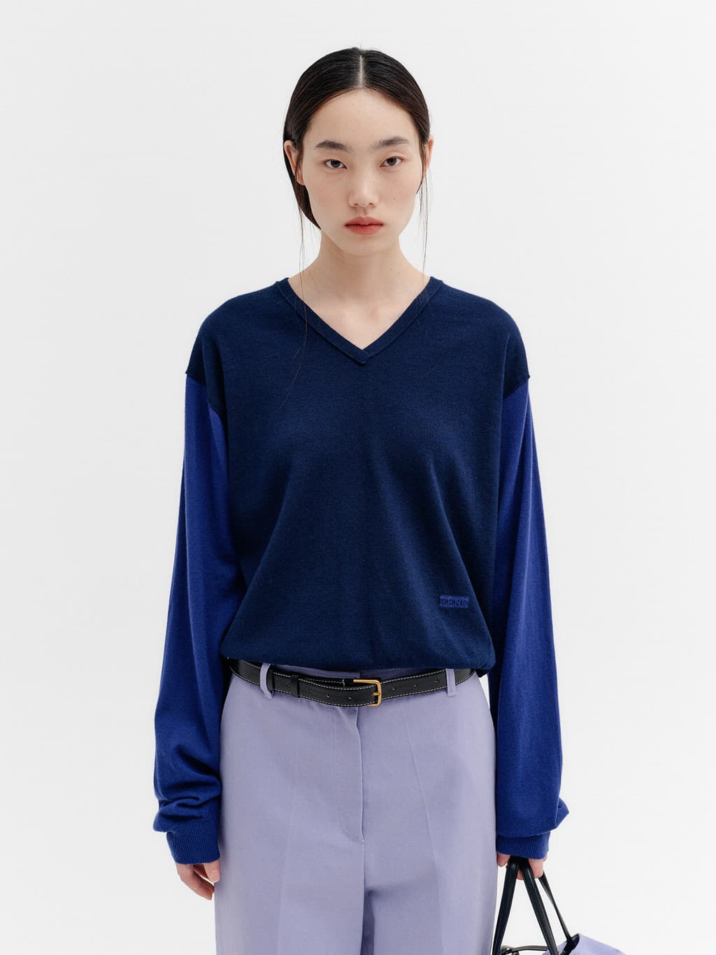 V-Neck Contrast Knit Top - Navy — vue 1