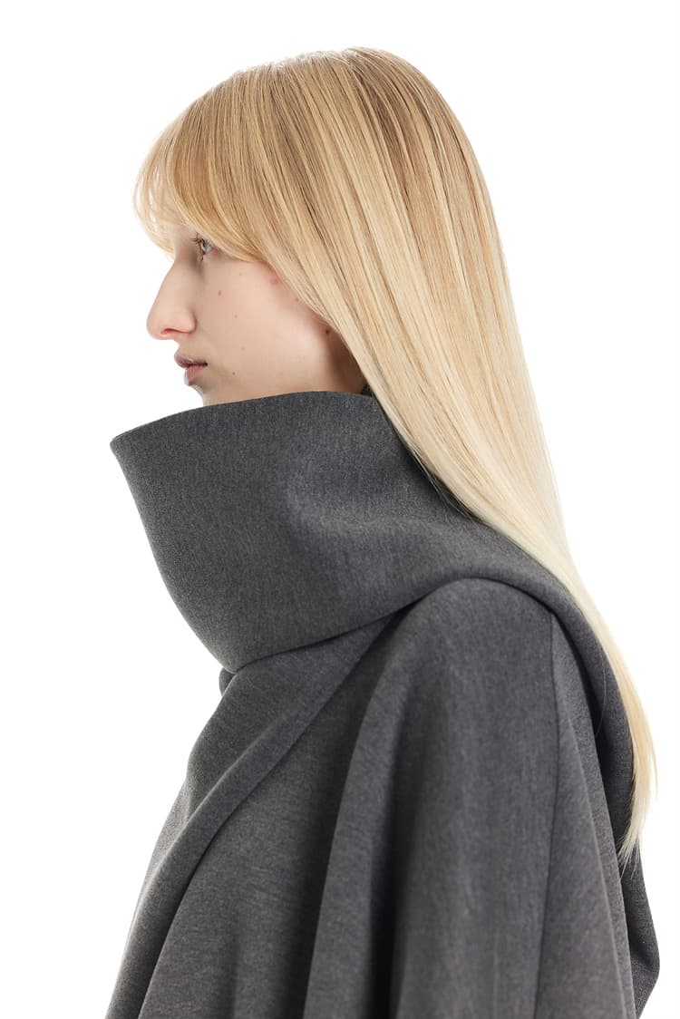 GDeL Scarf-Matched Ultra Wide Sweat Top (Dark Grey) — vue 11