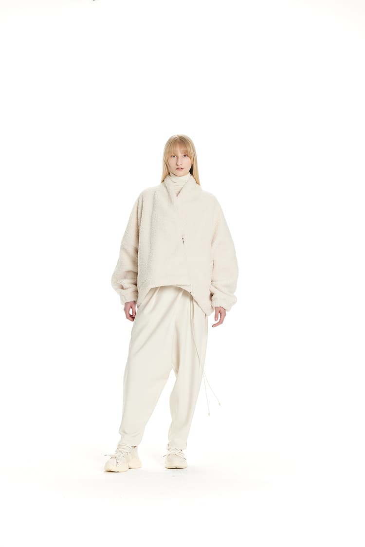 GDeL Mini Boucle Diagonal Zip-Up Cardigan (Cream) — vue 10