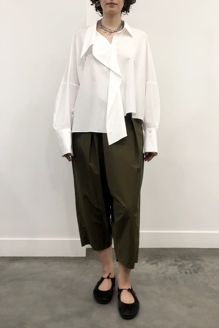 GDeL Asymmetrical Wide Shirt (White) — vue 3