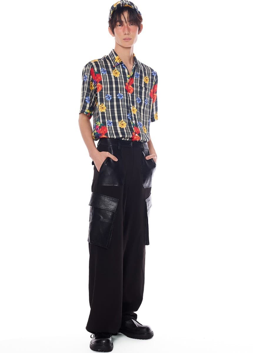 Faux Leather Cargo Pants — vue 4