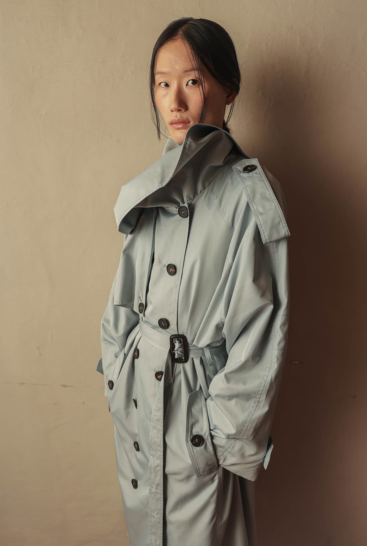 Convertible Raglan Oversized Trench Coat — vue 3