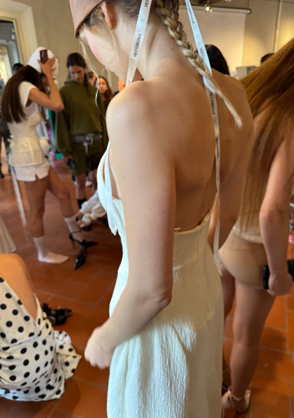 Wrinkled Silk Tube-Top Dress — vue 10