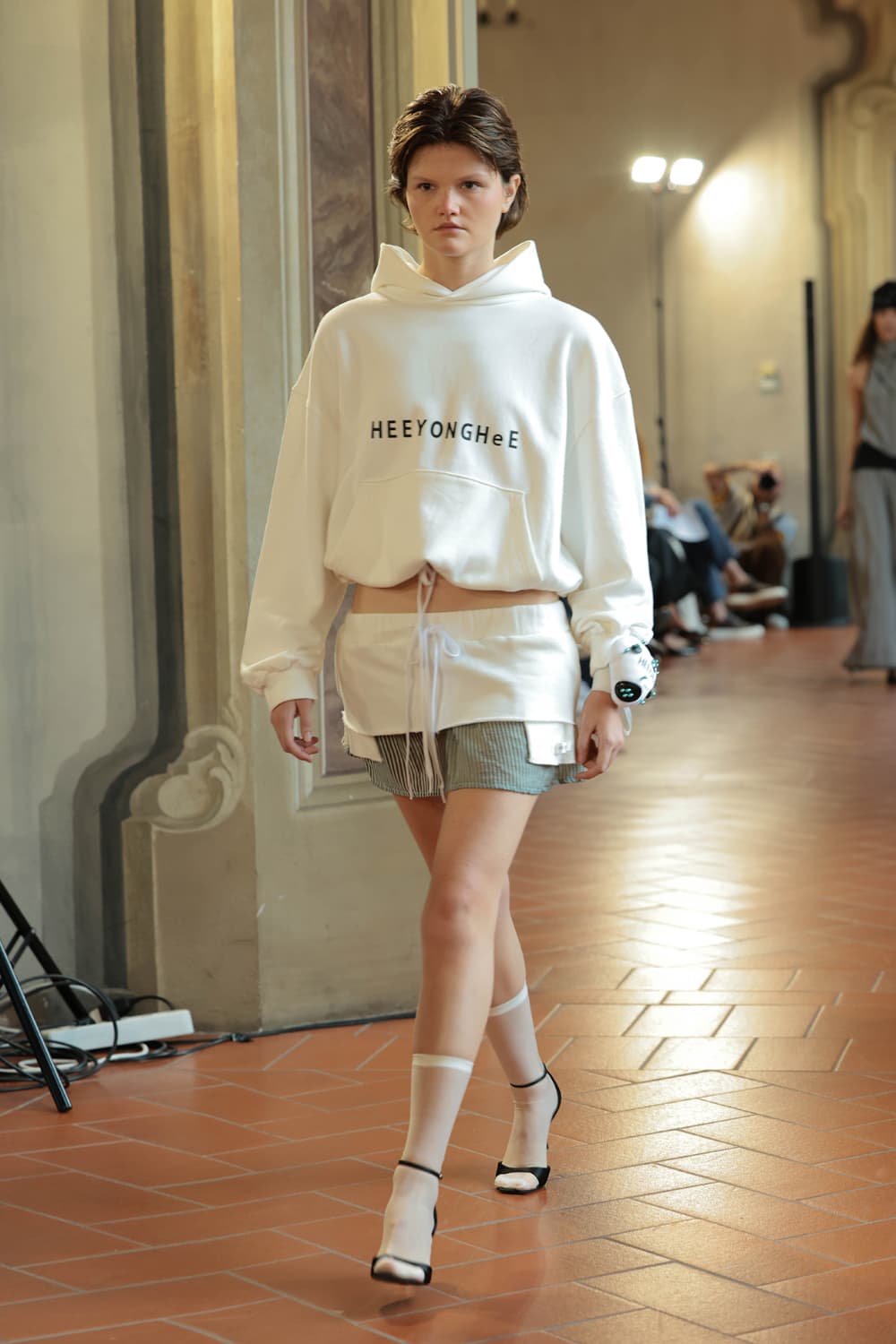 Ease Drawstring Hoodie — vue 17