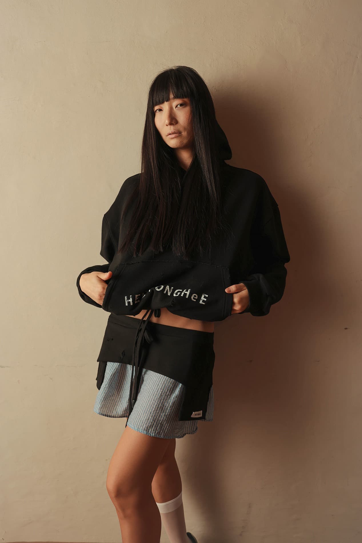 Ease Distressed Drawstring Hoodie — vue 1