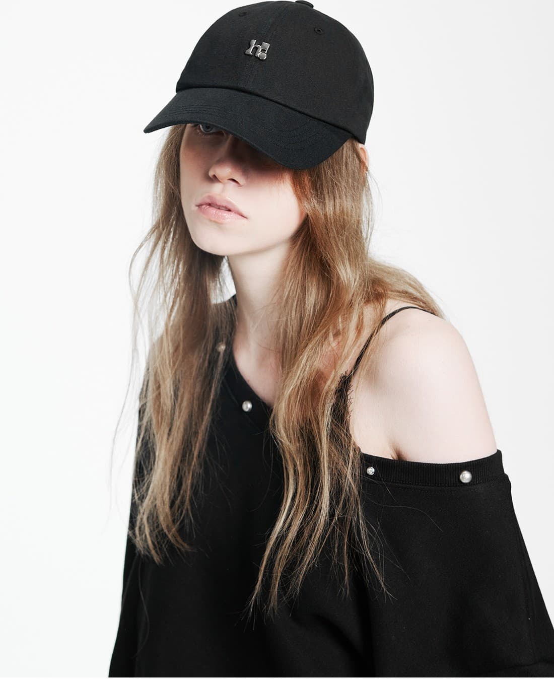 Holy Symbol Off-shoulder Sweatshirt_BLACK — vue 5