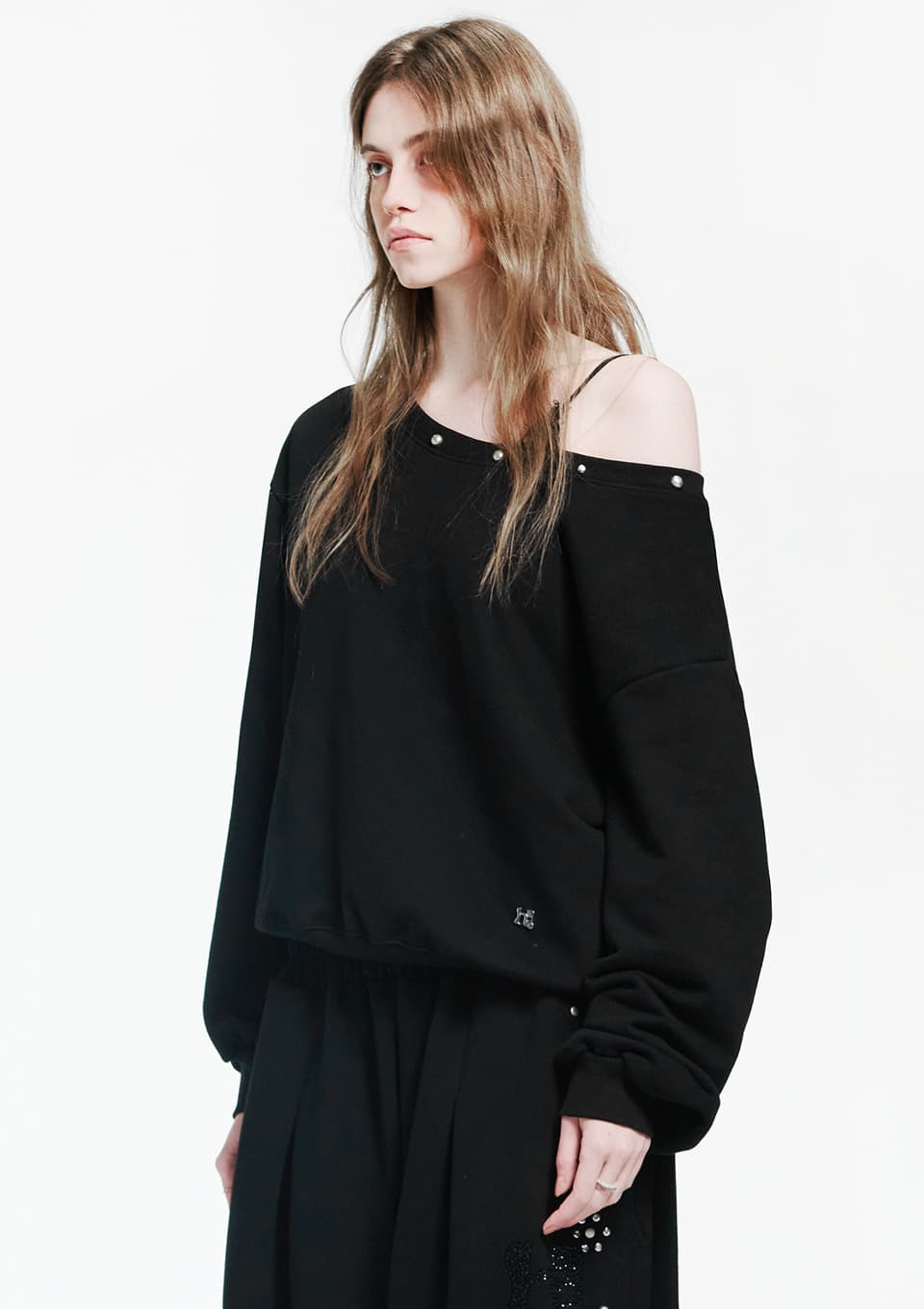Holy Symbol Off-shoulder Sweatshirt_BLACK — vue 1