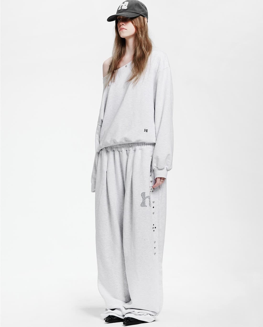 Holy Symbol Off-shoulder Sweatshirt_WHITE MELANGE — vue 9