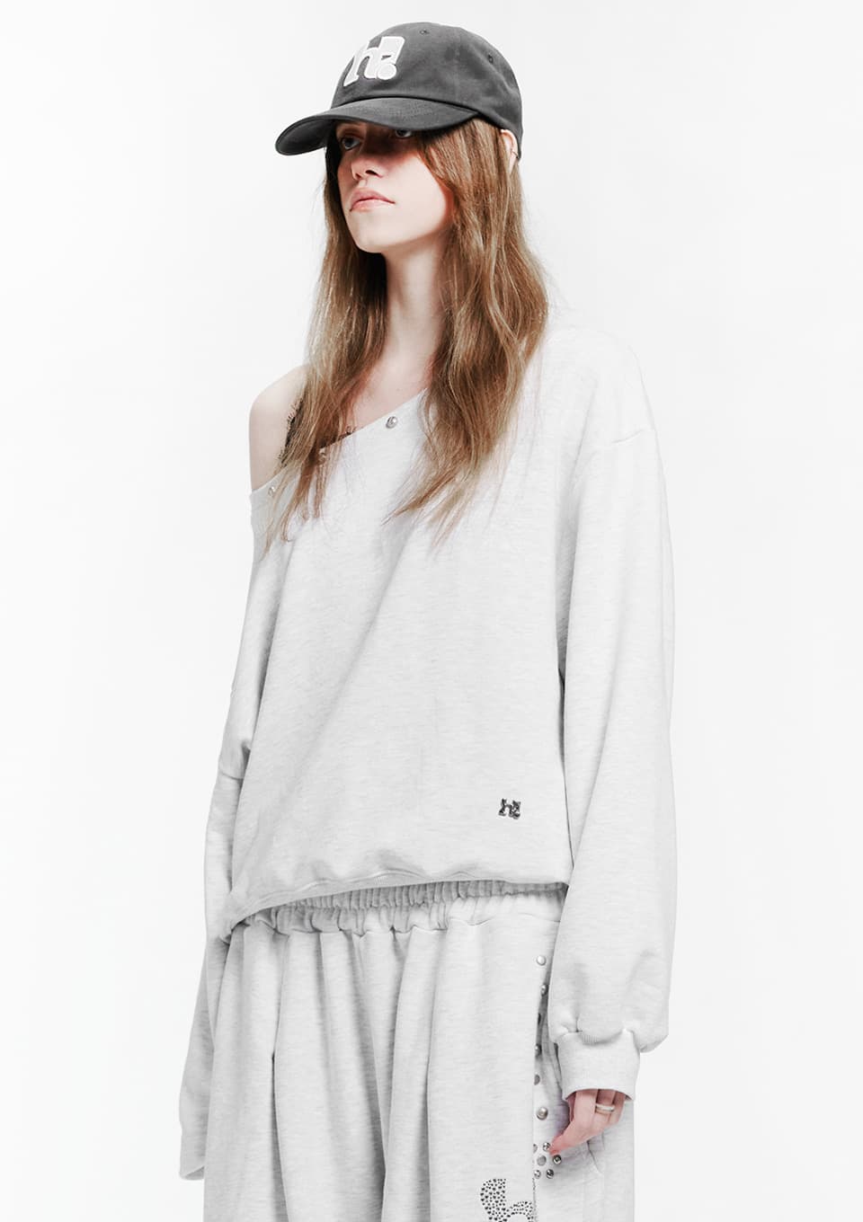 Holy Symbol Off-shoulder Sweatshirt_WHITE MELANGE
