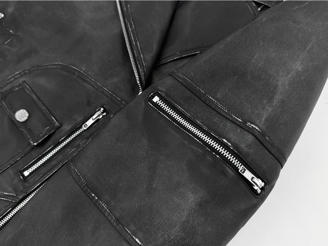 Vintage Leather Belted Jacket — vue 11