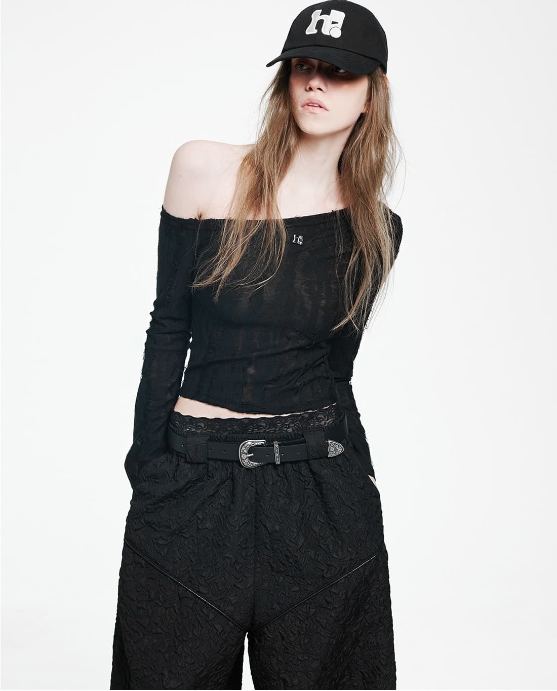 Holy Symbol Ripped Off-shoulder Top_BLACK — vue 2