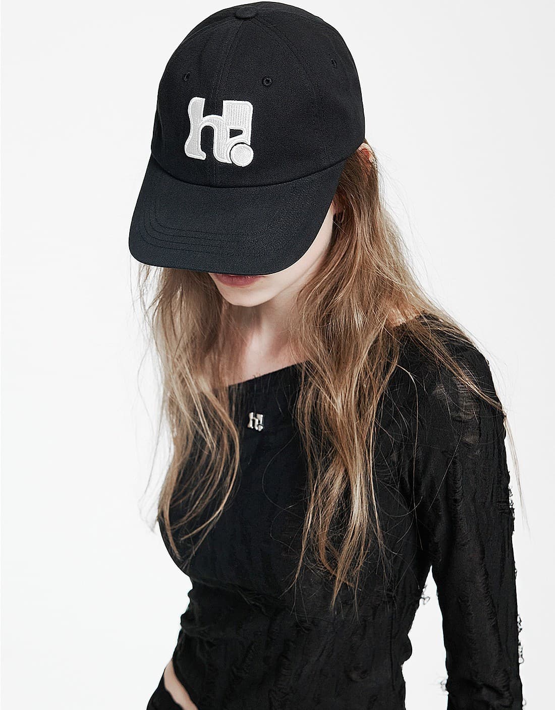 Holy Symbol Ripped Off-shoulder Top_BLACK — vue 5