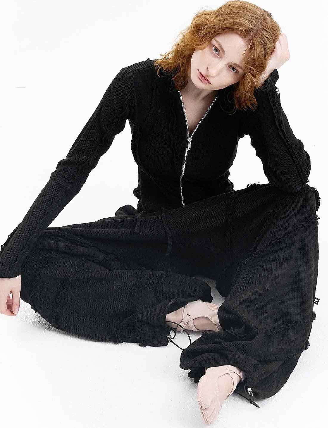 Waffle diagonal decoration pants — vue 3