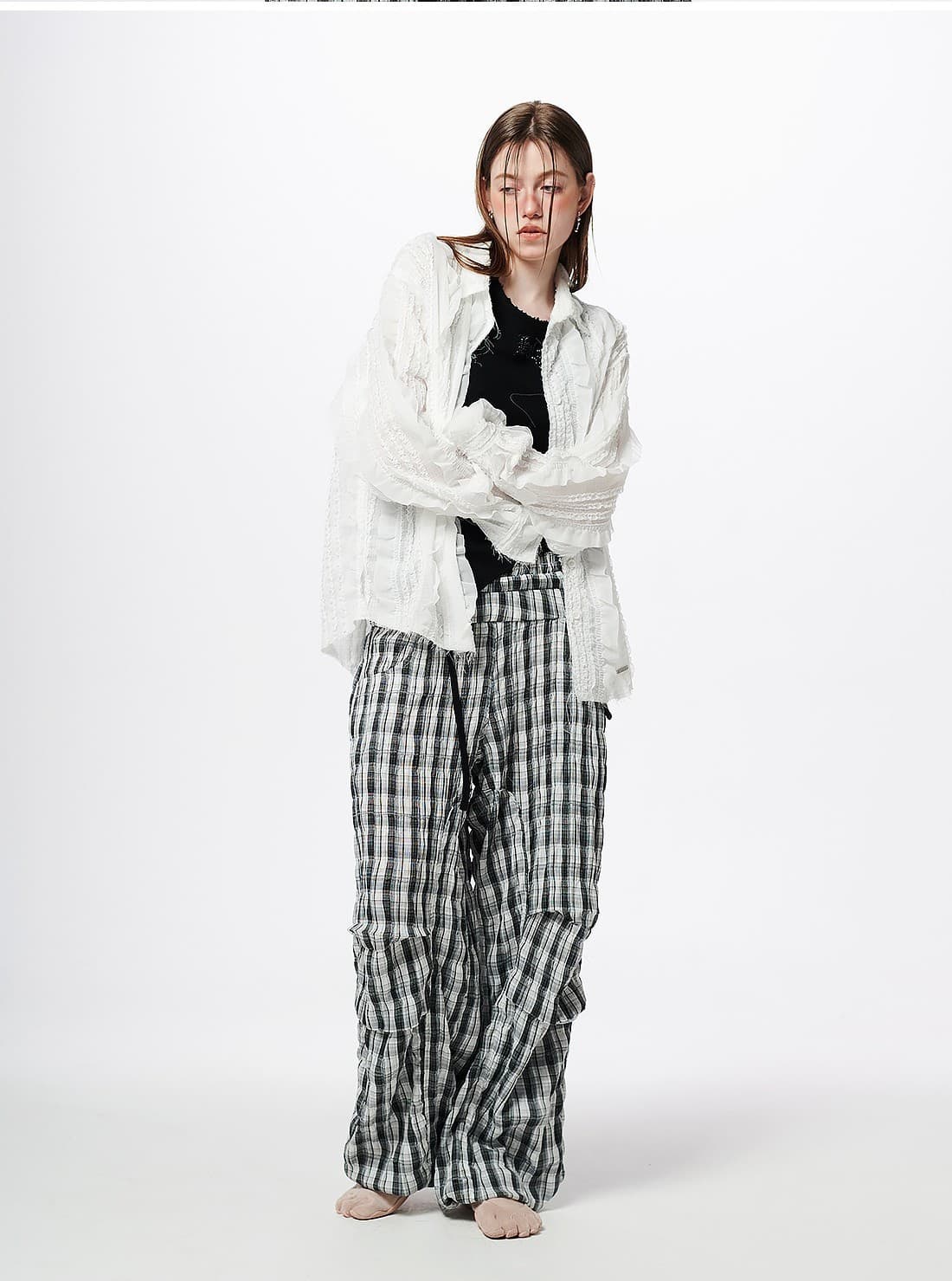 Raw Edge Detail Ruffle Shirt _ White — vue 3