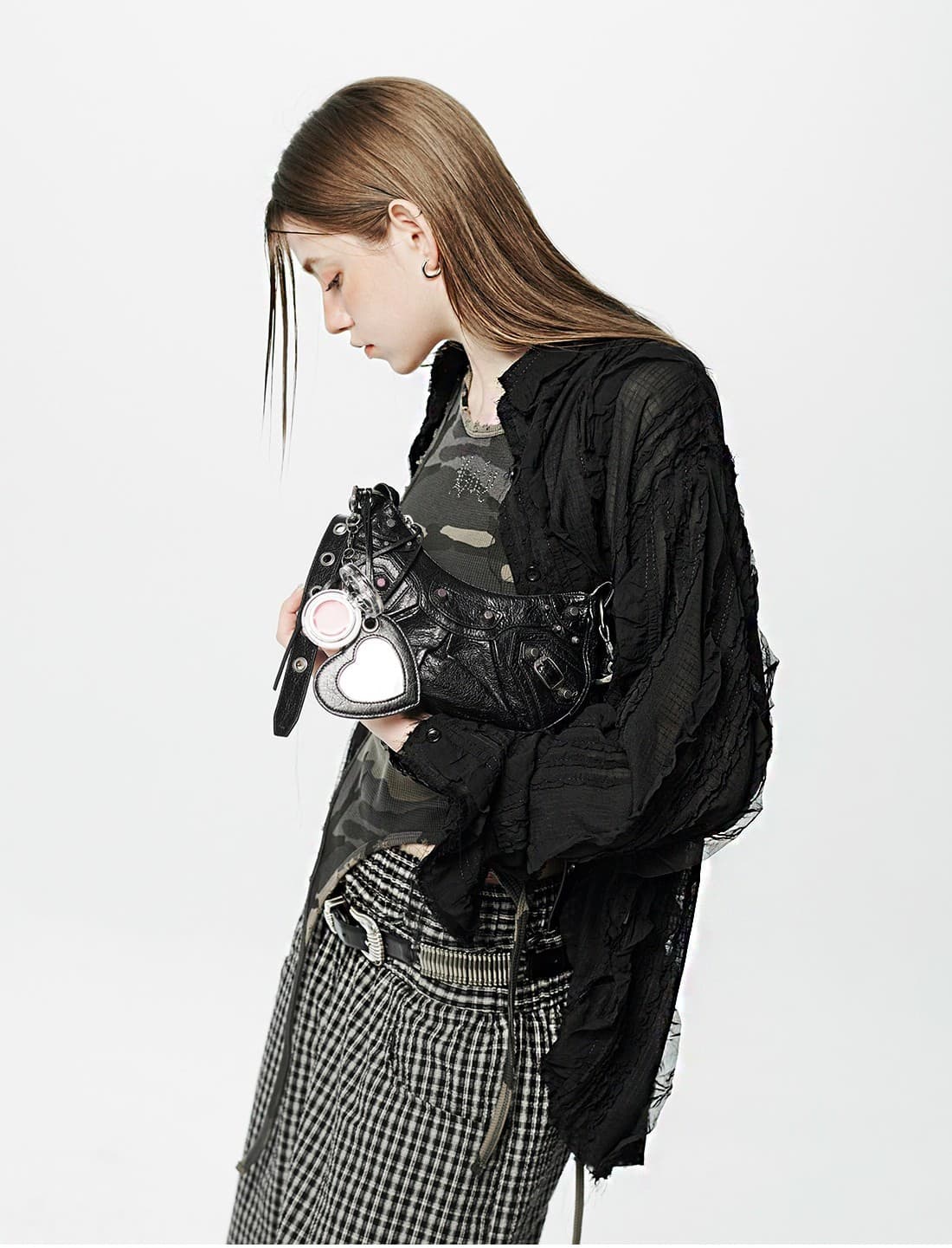 Raw Edge Detail Ruffle Shirt _ Black — vue 5