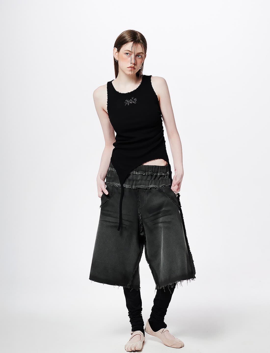 Back Slit Waffle Shirring Top _ Black — vue 2