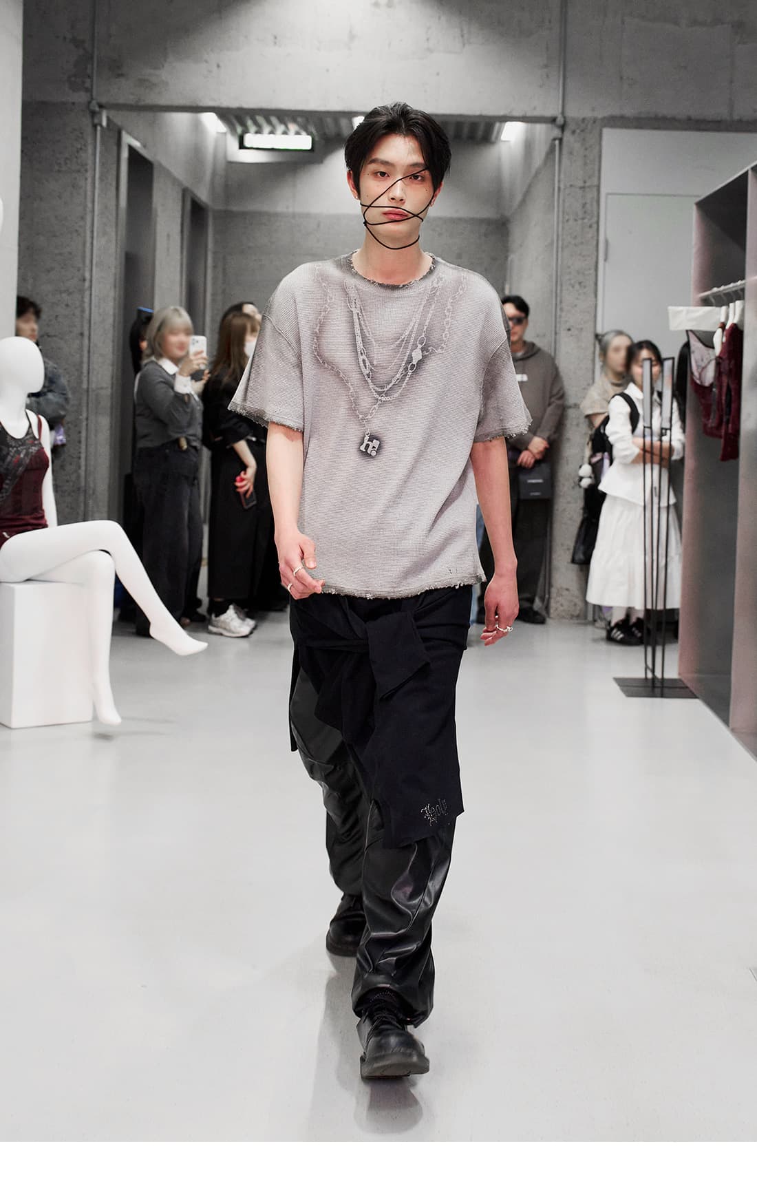 Necklace Graphic Oversized T-Shirt — vue 2