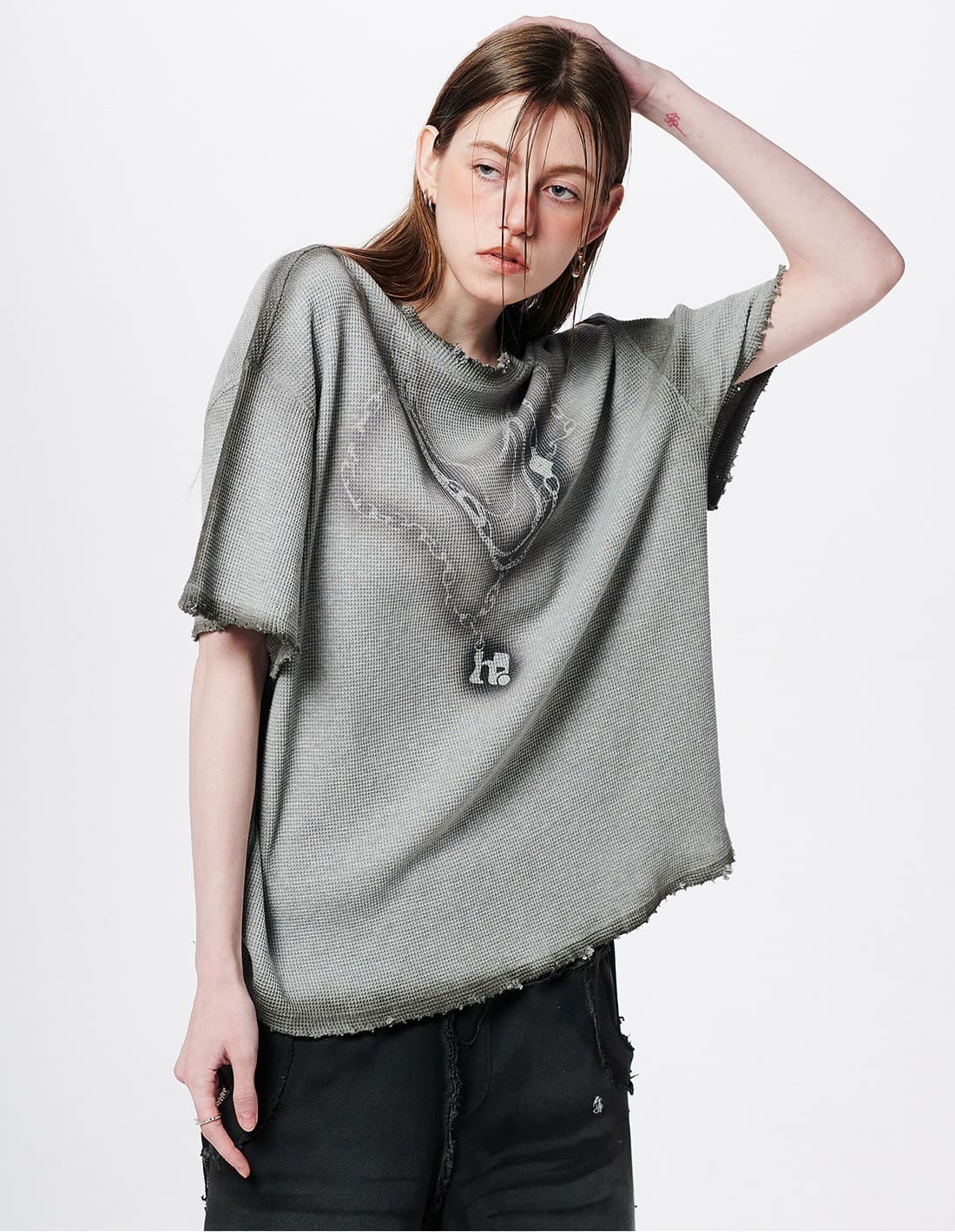 Necklace Graphic Oversized T-Shirt — vue 3