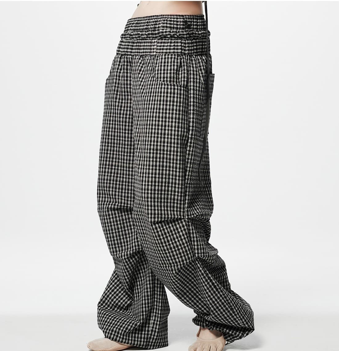 Layered Check Pintuck Pants — vue 7
