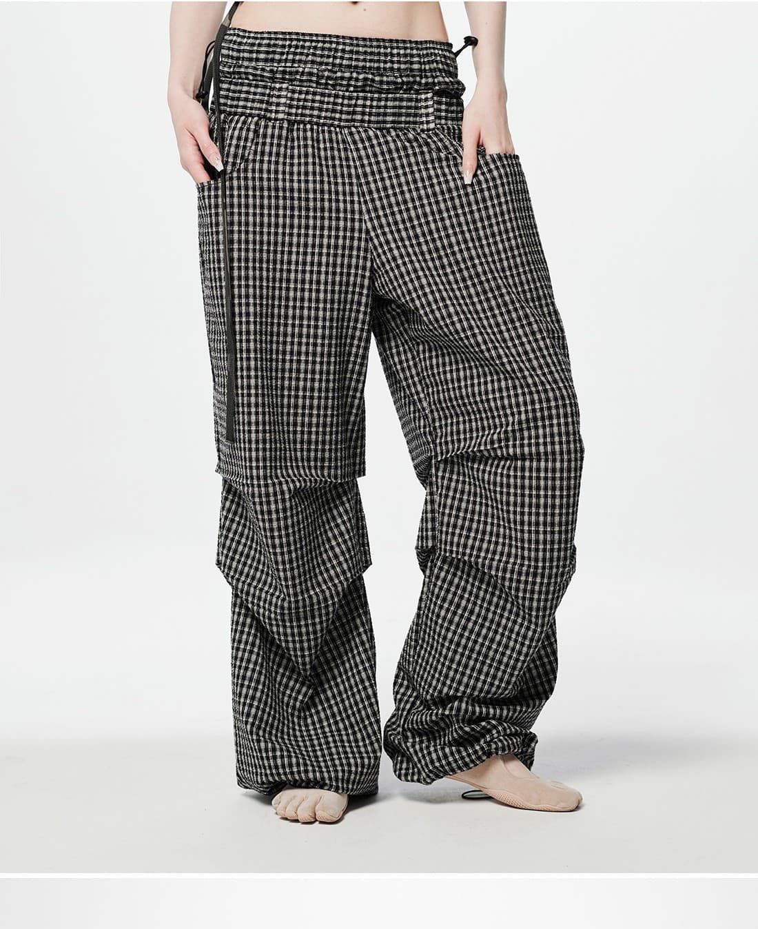 Layered Check Pintuck Pants — vue 9