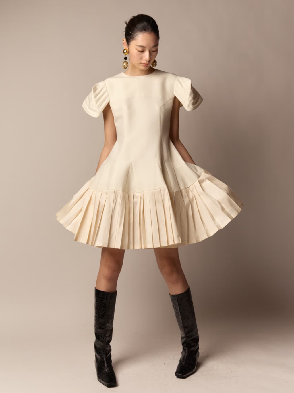 SJ Pleated Mini Dress - Ivory, Black — vue 1