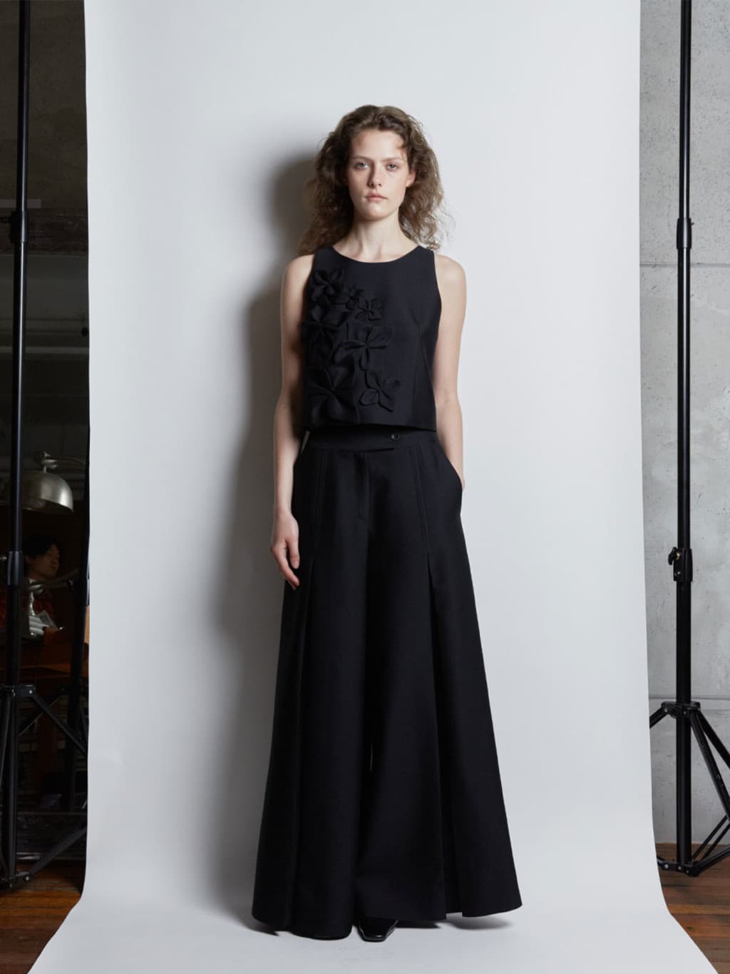 Lotus Top - Black — vue 3