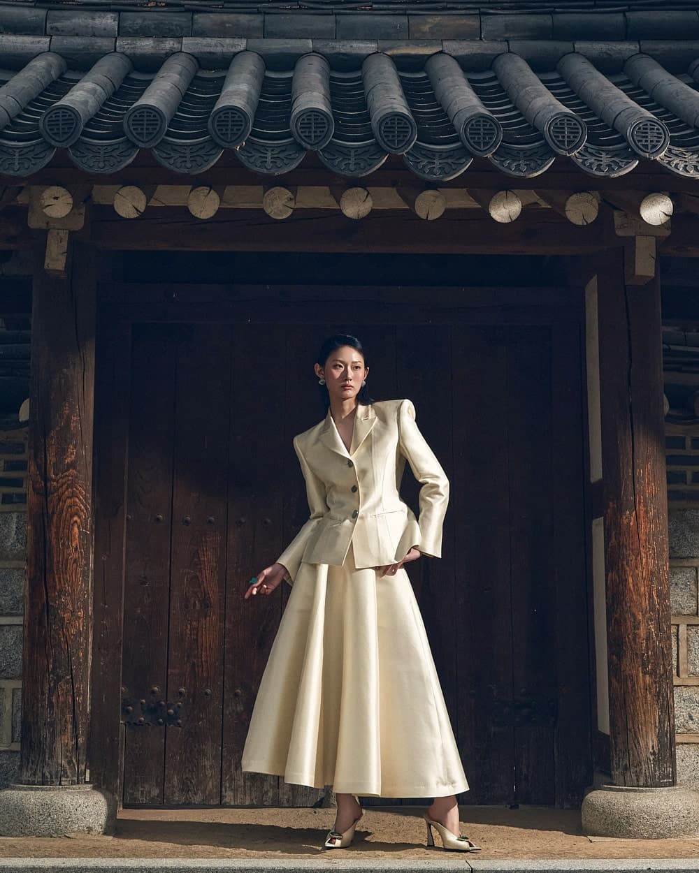 Wool-Silk Jacket & Skirt Set (Ivory) — vue 2