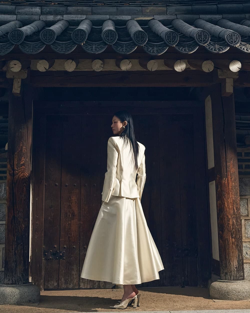 Wool-Silk Jacket & Skirt Set (Ivory) — vue 7