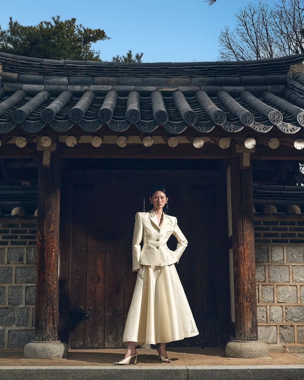 Wool-Silk Jacket & Skirt Set (Ivory) — vue 1