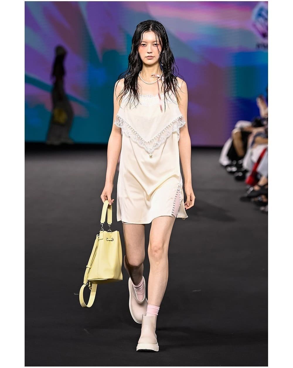 26SS Ivory Lace Pearl Satin Slip Dress — vue 2