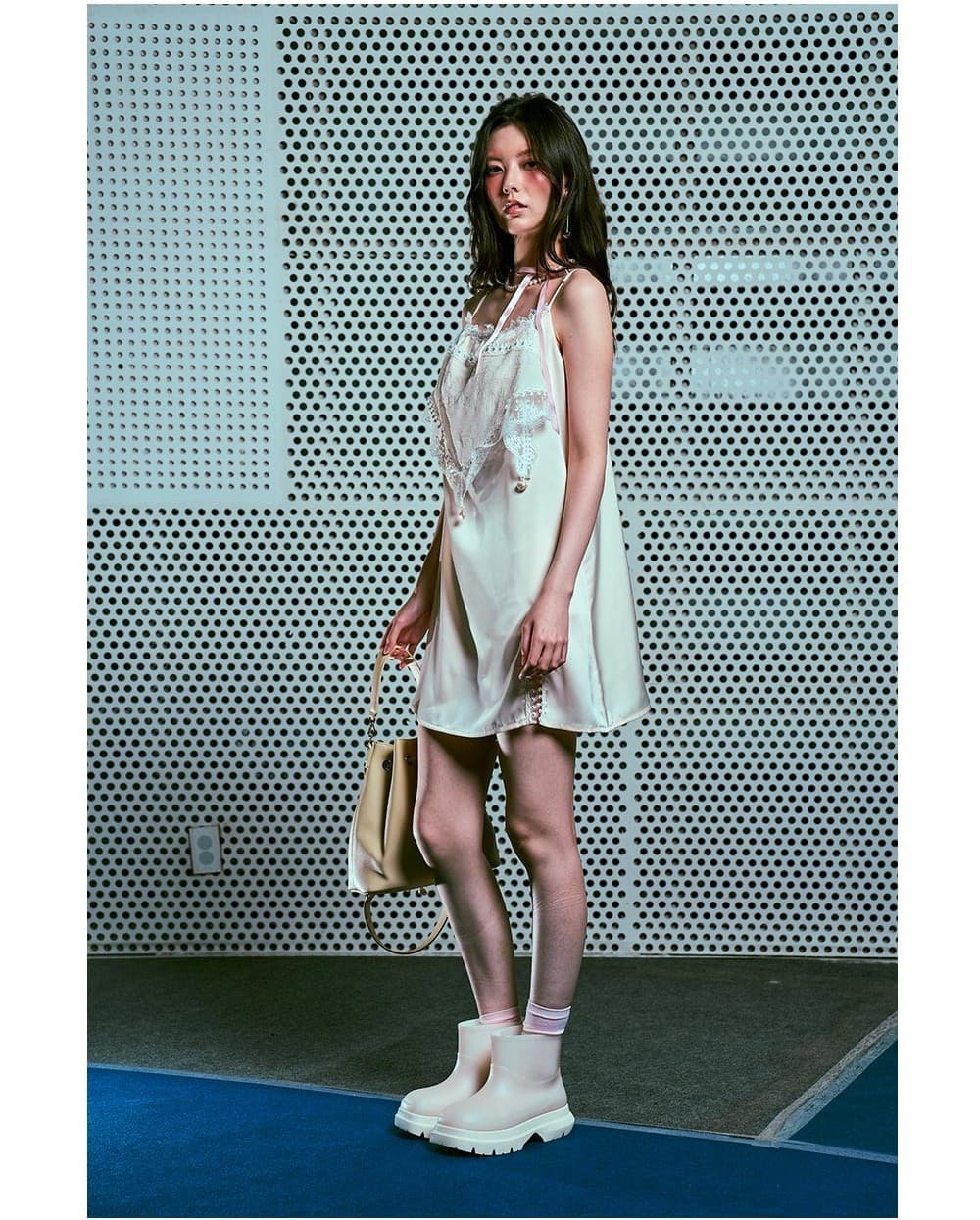 26SS Ivory Lace Pearl Satin Slip Dress — vue 4