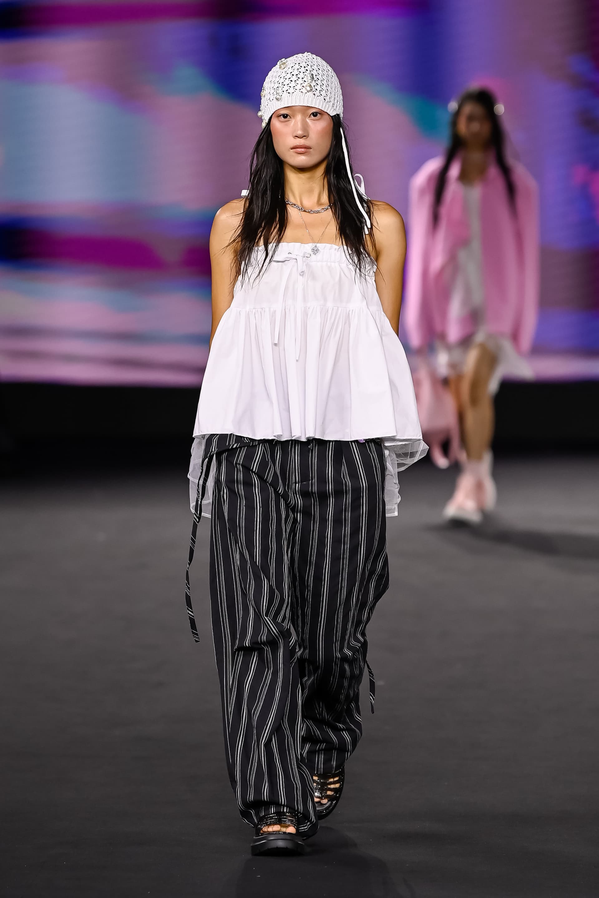 26SS White Shirring Sleeveless Crop Top
