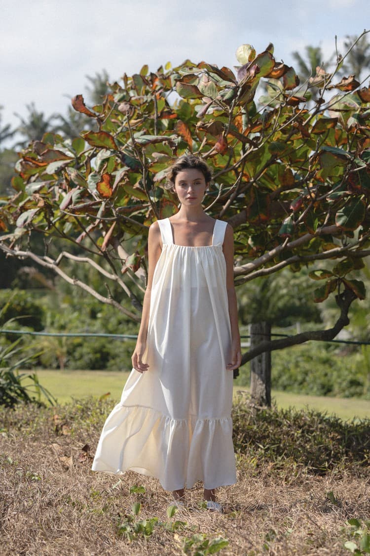 Daphne Cream Tie-back Maxi Dress — vue 7