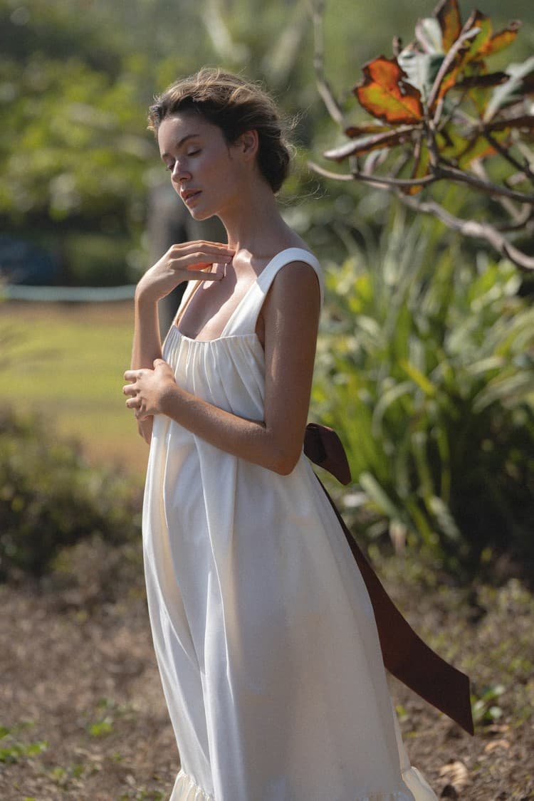 Daphne Cream Tie-back Maxi Dress — vue 8