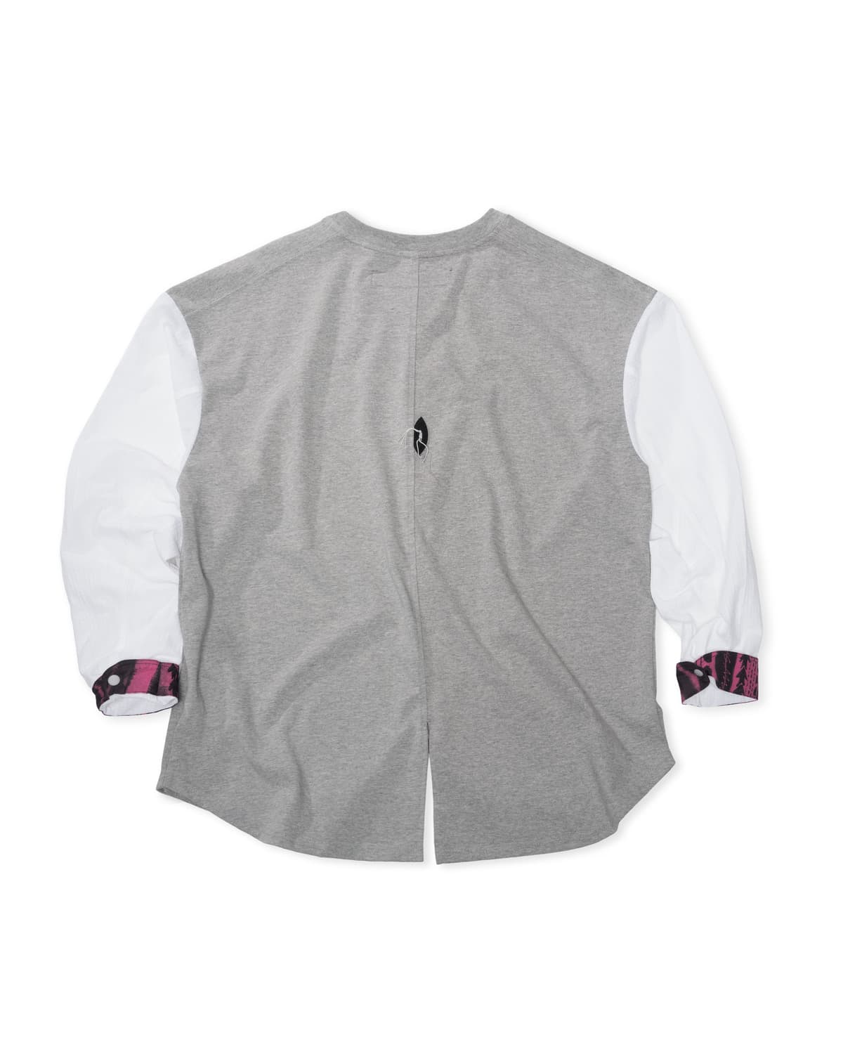 Tab Accent Mix-Match T-Shirt (Gray) — vue 3