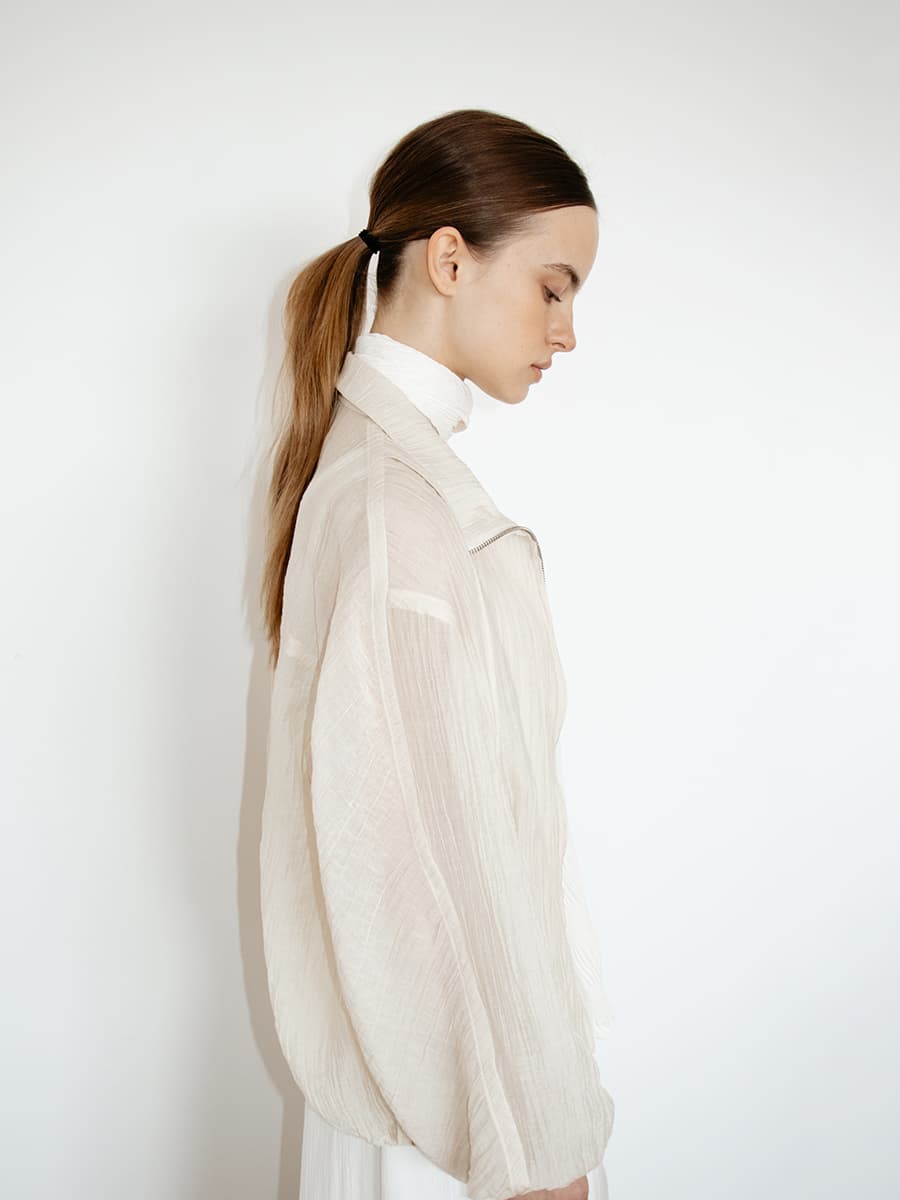 TIR CRINKLE HIGH-NECK BLOUSON_BEIGE — vue 4
