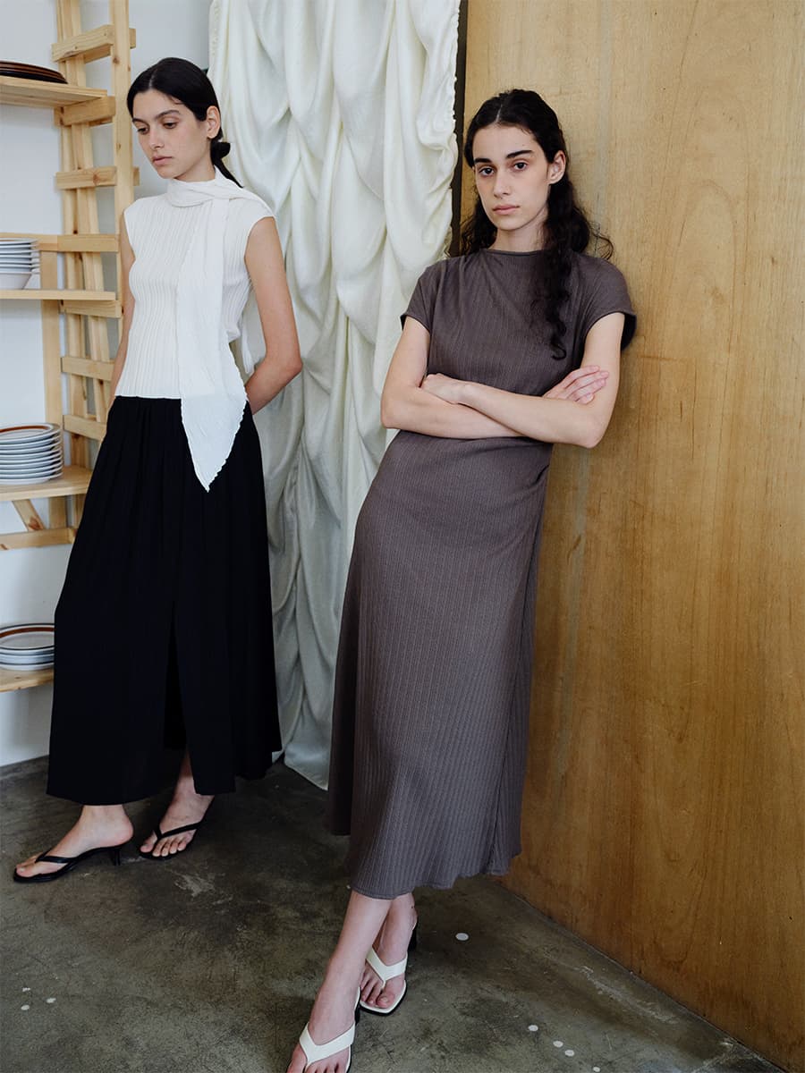 TIR ASYMMETRIC RIBBED COTTON DRESS_BROWN — vue 1