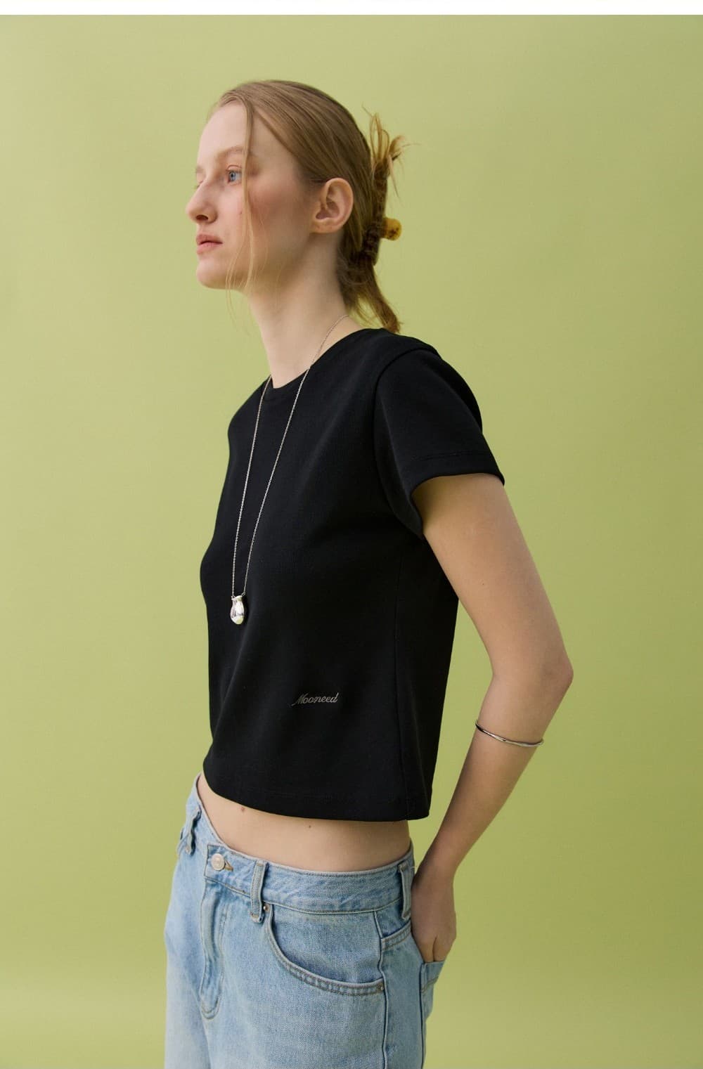 DATE CROP T-SHIRT - BLACK — vue 3